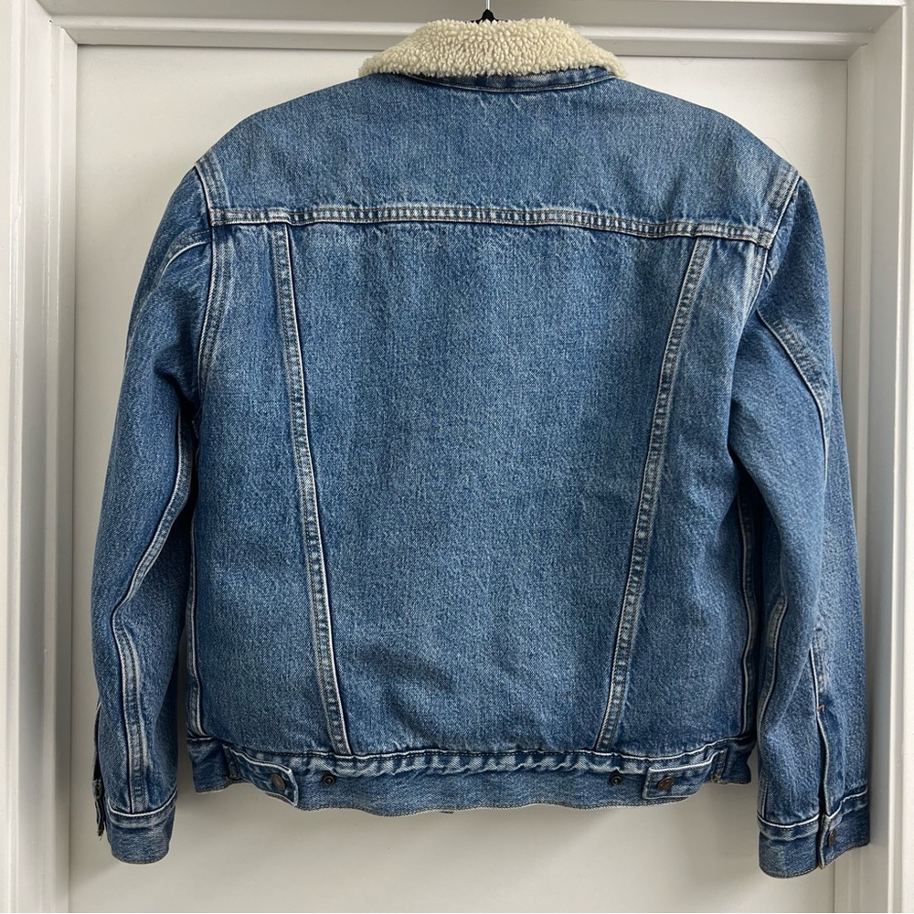 ❌ SOLD ❌ Levi’s Ex-Boyfriend Sherpa Trucker Jacket - Picture 4 of 11